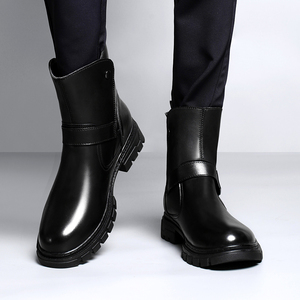 รองเท้าบูทมาร์ตินหนังแท้สไตล์อังกฤษแบบยูนิเซ็กซ์  ไซส์ใหญ่  หุ้มข้อสูง  แบบมีหัวเข็มขัด  ใส่สบาย เหมาะสำหรับการเดินทาง - Product Image 5