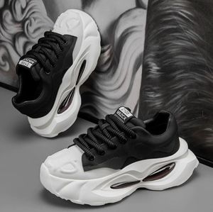 รองเท้ากีฬาลำลองผู้ชายรุ่นใหม่ พื้นหนา สีขาว กันลื่น คุณภาพดี แฟชั่นสไตล์สปอร์ต เดินสบาย - Product Image 2