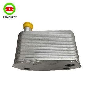 Enfriador de aceite de motor de piezas automotrices OEM ODM 11422247204 para <span class=keywords><strong>BMW</strong></span> 3 Series 5 Series 7 Series X5 E38 E39 <span class=keywords><strong>E46</strong></span> E53 330d M57 <span class=keywords><strong>330xd</strong></span> - Product Image 1