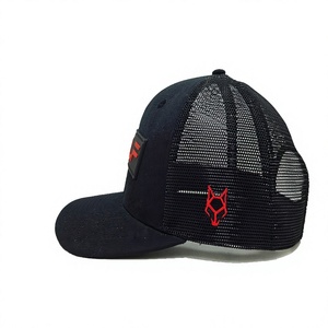 Casquette de camionneur pour adulte à 6 panneaux structurés avec dos en maille et patch en caoutchouc réglable, style sport décontracté, fabriquée au Vietnam - Product Image 3