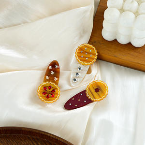 Pinza de pelo personalizada de acetato marrón de 6.2 cm, accesorio para el cabello con pedrería, personalizable con tu propio diseño. - Product Image 3