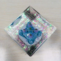 Poids-papier carré personnalisé en acrylique flottant, globe à neige liquide, mouvement de l'eau, ornement de bureau, jouets promotionnels, décorations, cadeaux