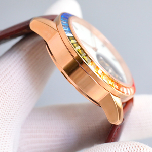 Montre classique True Tourbillon avec incrustation de pierres précieuses colorées, design vintage, chronométrage précis, mouvement résistant aux chocs - Product Image 4