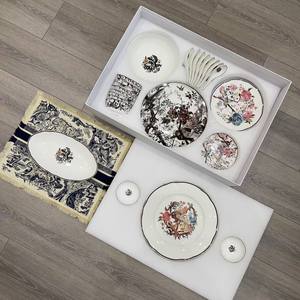 Juego de Vajilla de Porcelana Europea de Lujo en Oferta, con 41 Piezas de Platos de Porcelana Fina - Product Image 2