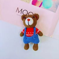 Ours en peluche amigurumi au crochet fait main, adorable poupée ours tricotée avec salopette et pull, figurine ours en tricot Fair Isle, vente en gros