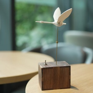 Scultura in <span class=keywords><strong>Legno</strong></span> <span class=keywords><strong>di</strong></span> Cigno Bianco Intagliata a Mano, Opera d'Arte Artigianale, Decorazione Romantica <span class=keywords><strong>per</strong></span> la Casa, Ornamento Dinamico Unico <span class=keywords><strong>per</strong></span> Regalo <span class=keywords><strong>di</strong></span> Nozze - Product Image 5
