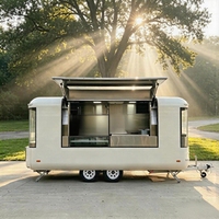 Food Truck et Remorque MobileKitchen en Fibre de Verre avec Châssis en Acier Inoxydable pour Services de BBQ, Pizza, Glaces, Café et Hot-dogs