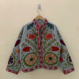 Chaqueta Bordada Suzani de Algodón Azul Claro Hecha a Mano para Mujer, Chaqueta de Invierno Bohemia con Bordado Floral Tradicional Aari - Product Image 1
