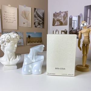 Perfume de Mujer EDP de 100 ml de Alta Calidad de Fábrica, Billie Eilish para Ella, Fragancia Amaderada Cremosa para Uso Diario, Venta al Por Mayor - Product Image 5
