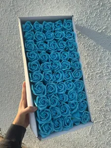 花の香りのバスソープセット50PCSローズソープゲスト最高のギフトのアイデア彼女の女性ティーンママ誕生日装飾的なバラの花びら