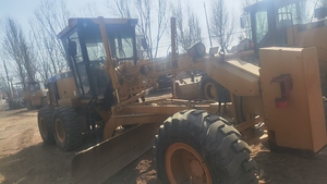 Motoniveladora Caterpillar Shan Gong SEM 921 con cuchilla desgarradora y motor CAT, modelos SEM 920, 921, 922F, usada para construcción de carreteras. - Product Image 3