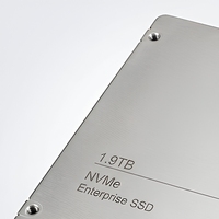 SSD U.2 NVMe Enterprise 1.9TB Self-Encrypting Solid State Drive 2.5 Inch Internal untuk Penyimpanan Server