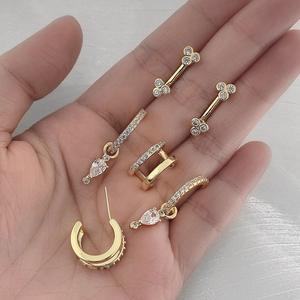 Aretes Minimalistas con Circonita Cúbica y Baño de Oro de 18k para Mujer, Precio al por Mayor - Product Image 6