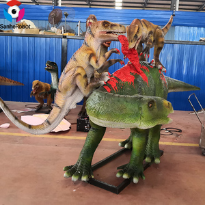 Scène de combat de dinosaures animatroniques grandeur nature : Attaque réaliste du Velociraptor contre un <span class=keywords><strong>dinosaure</strong></span> <span class=keywords><strong>herbivore</strong></span> pour exposition de parc à thème - Product Image 1