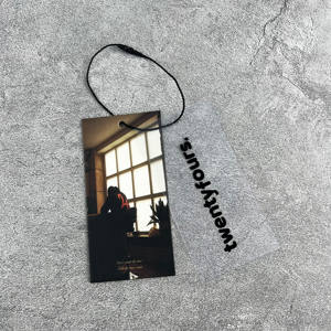 Etiquetas Colgantes de PVC Impresas a Color Personalizadas - Etiquetas de Ropa Transparentes Esmeriladas de Doble Capa con Cordón - Product Image 3