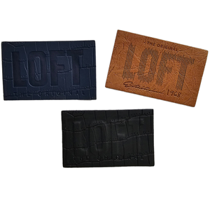 Étiquettes en similicuir PU personnalisées de haute qualité avec logo personnalisé pour les étiquettes de vêtements de marque de vêtements - Product Image 1