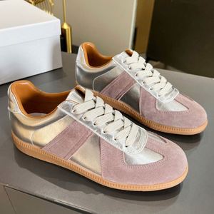 Chaussures de sport décontractées de luxe pour femmes, de qualité supérieure, en poudre et argent, sur mesure, simples et polyvalentes, à lacets - Product Image 1