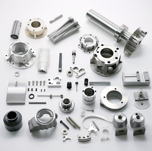 Pièces de tournage d'usinage CNC de précision, service de tournage en aluminium d'accessoires de moteur - Product Image 4