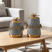 Ensemble de pots de rangement de luxe en similicuir et fer, décorés de branches, pour la vanité, le comptoir, la chambre et la décoration intérieure