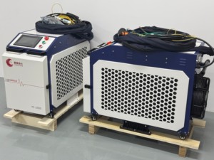 เครื่องเชื่อมไฟเบอร์เลเซอร์ Raylaser 1500W แบบพกพา ระบายความร้อนด้วยน้ำ สำหรับงานโลหะ งาน DIY ใช้งานง่าย รุ่นใหม่ - Product Image 1