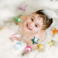 OEM perles de bain rouges en forme de coeur pour enfants parfumées bio micro perles d'huile de bain perles de bain urée mica collagène en poudre