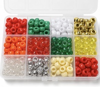 Kit de fabrication de bracelets de Noël DIY, ensemble de 12 compartiments de perles rouges et vertes avec breloques émaillées de Noël et perles nacrées pour la création de bijoux