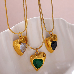 Collier pendentif cœur style européen et américain en acier inoxydable plaqué or 18 carats, bloc de couleur irrégulier, bijoux pour femme, cadeau - Product Image 3