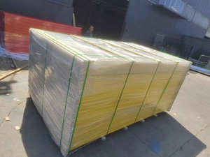 Panneaux de clôture en fer en acier au carbone durable personnalisés de style canadien durable pour les chantiers de construction - Product Image 6