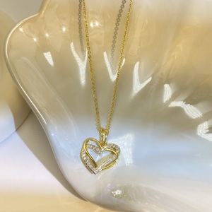 Collier pendentif double cœur entrelacé, serti de zircon, plaqué or 18 carats, collier cœur d'amour pour femme, bijoux cadeau - Product Image 1