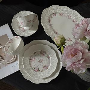 Vajilla de Cerámica Blanca Pura con Borde de Pétalos Estilo Retro Francés, Platos para Postre, Desayuno y Ensalada, Tazas y Platillos para Café - Product Image 3