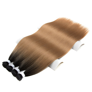 Faisceaux d'extensions de cheveux synthétiques résistants à la chaleur faisceaux de cheveux en <span class=keywords><strong>fibre</strong></span> Ombre Weave faisceaux de cheveux synthétiques droits pour tresses de boîte - Product Image 2
