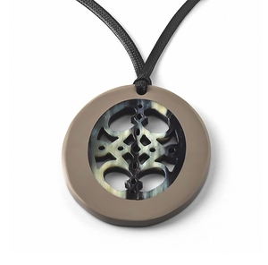 Colección Artesanal, Colgante Bohemio de Cuerno de Búfalo, Joyería Orgánica Hecha a Mano para Mujer, Accesorios de Estilo Étnico Vintage - Product Image 1