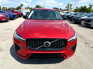 Precio bajo, Volvo XC60 B5 Ultimate Dark Theme 2024, auto usado en venta - Product Image 2