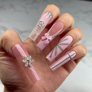 <span class=keywords><strong>Uñas</strong></span> Postizas Económicas al por Mayor, Color Rosa Suave con Temática Navideña, Copos de Nieve Plateados en 3D, Lazos Dulces, Ultra Largas, Semimanufacturadas, Aptas para Máquina - Product Image 2