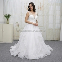 Robe de mariée de luxe moderne avec appliques, petite robe de plage en dentelle, doublure nude, longueur ras du sol, silhouette sirène/trompette, traîne cathédrale/royale