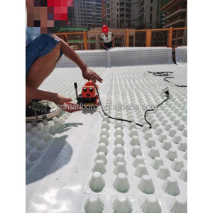 Planche à fossettes moderne en HDPE Planche de drainage de fondation en plastique imperméable pour parc extérieur en pente de toit <span class=keywords><strong>routier</strong></span> Autres applications - Product Image 5