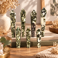 Bâtonnet de cristal de mica vert de 17 cm, poli, pointe énergétique, pierre de guérison pour la décoration intérieure, la méditation et l'utilisation Reiki