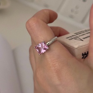 Bague en argent pur S925, fleur de pêcher rose, diamant en forme de cube de sucre, haute brillance, fleur de glace, design luxueux à bouche ouverte, polyvalente - Product Image 3