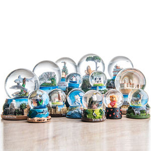 Palla di Neve Personalizzata con Ragazzo, Decorazione Natalizia in Resina Dipinta a Mano, Souvenir Ecologico, Sfera di Cristallo con Scenari di Film Magici, Ornamento <span class=keywords><strong>da</strong></span> Tavolo - Product Image 6