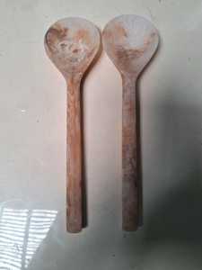 Ensemble de 2 cuillères en résine, ustensiles décoratifs faits à la main pour la salle à manger, la cuisine, le service et la décoration rustique de la maison - Product Image 6