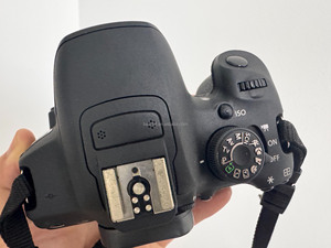 Venta al por Mayor NUEVA Cámara sin Espejo <span class=keywords><strong>EOS</strong></span> <span class=keywords><strong>700D</strong></span> de 18.0 MP con Sensor CMOS y Tarjeta SD a Precio Económico - Product Image 4