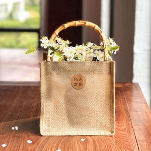 Vente en gros de sacs cabas couleur unie imprimés sur mesure, grands sacs cabas de plage en jute naturels et écologiques avec logos - Product Image 2