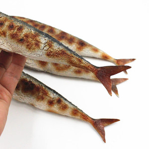 Modelo de comida japonesa de PVC simulando carne de barbacoa y pescado saury, accesorios de fotografía para transmisiones en vivo - Product Image 3