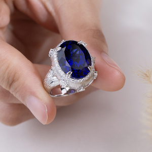 Anillo Messi Gems MSR-2081 de 10k con zafiro azul real de corte ovalado y diamante cultivado en laboratorio - Product Image 1