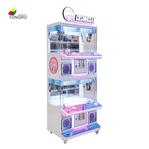 Máquina recreativa de grúa japonesa para 4 jugadores, estilo boutique, operada con monedas, modelo Showtime Doll, de Coastal Amusements - Product Image 6