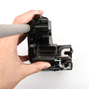 OE 0997200101, actuador de cerradura de puerta <span class=keywords><strong>central</strong></span> delantera izquierda, pestillo de puerta de coche para MERCEDES BENZ E S GLE <span class=keywords><strong>GLS</strong></span> W167 W213 W222 W292 - Product Image 2