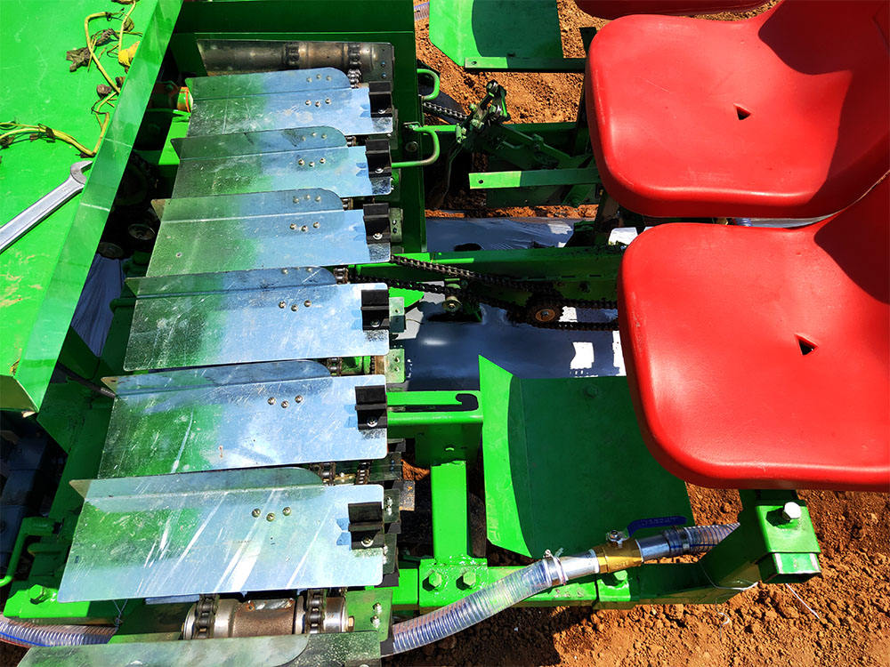 マルチ機能傾斜式植付ボート 甘藷用苗移植機 1-2列対応