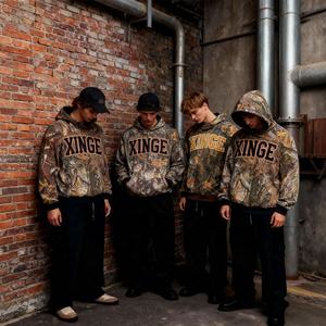 Sudadera con capucha de camuflaje de diseño urbano personalizado 2026, estilo retro, con bordado de patchwork, para hombre, corte holgado y corto, con cremallera. - Product Image 2