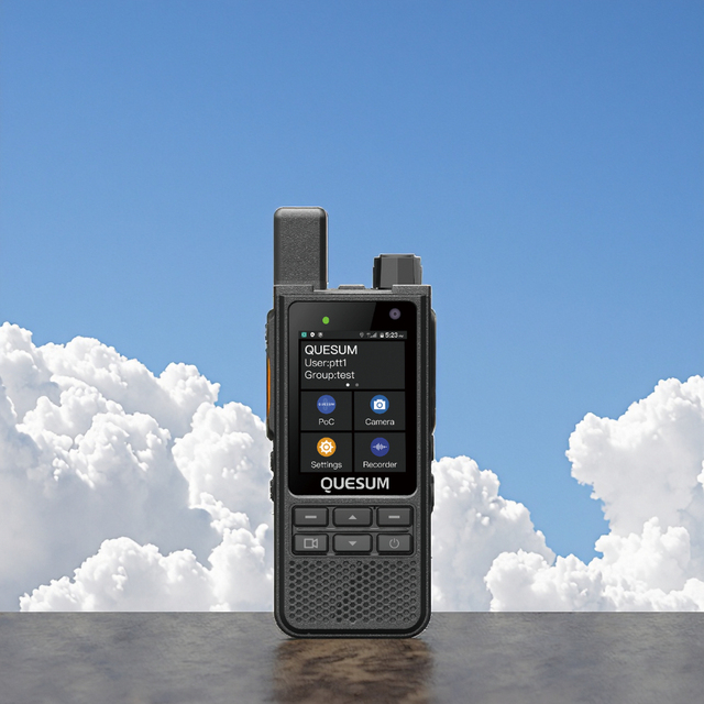 2025 New Handheld 4G Push-To-Talk POC Two Way Radio 5G POC Walkie Talkie Wifi Radio 4G with GPS IP68 Waterproof