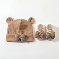 Ensemble bonnet et chaussettes pour bébé de 0 à 12 mois avec oreilles d'ours et nœud écossais, en coton doux, bonnet bébé et chaussettes assorties, cadeau de naissance